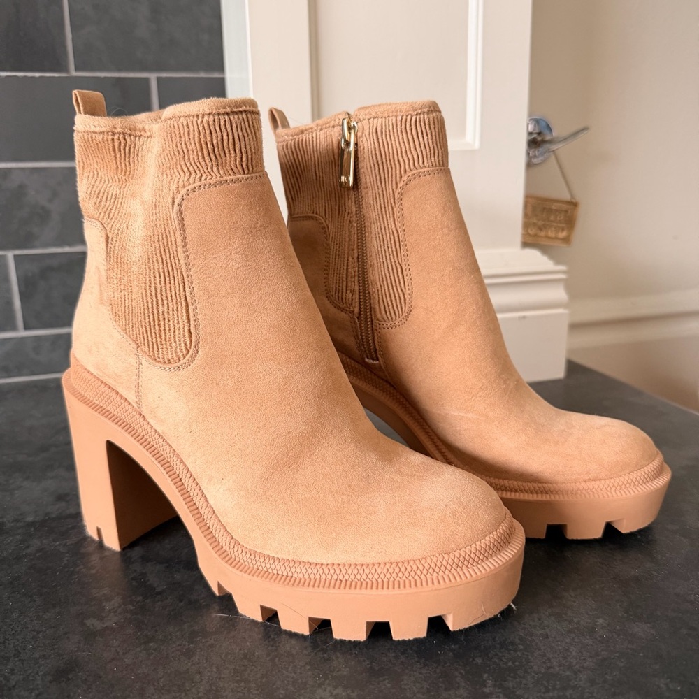Women's Suede Platform Ankle Boots in Tan